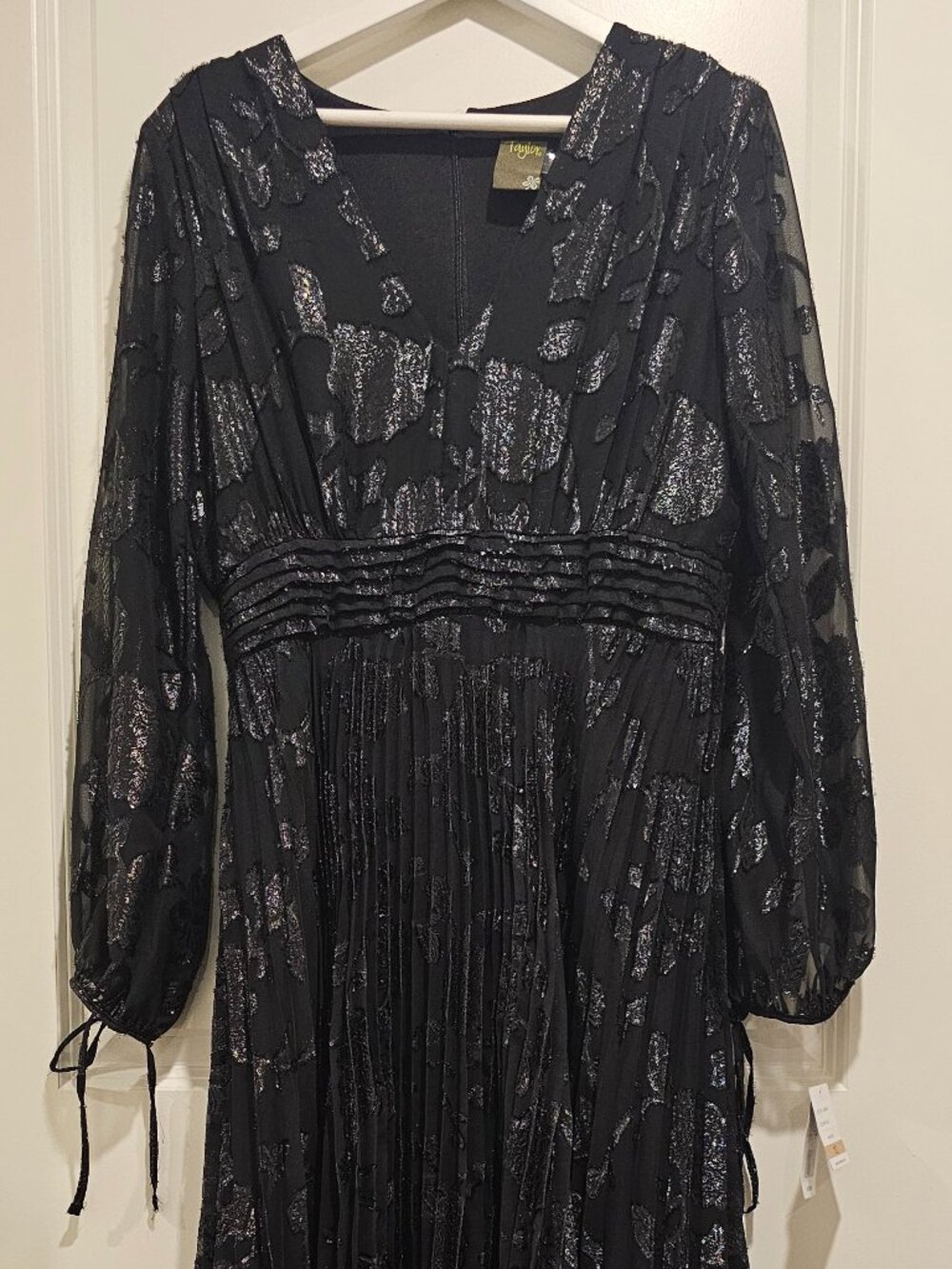 NWT sz 12 Black long sleeve pleated Taylor dress